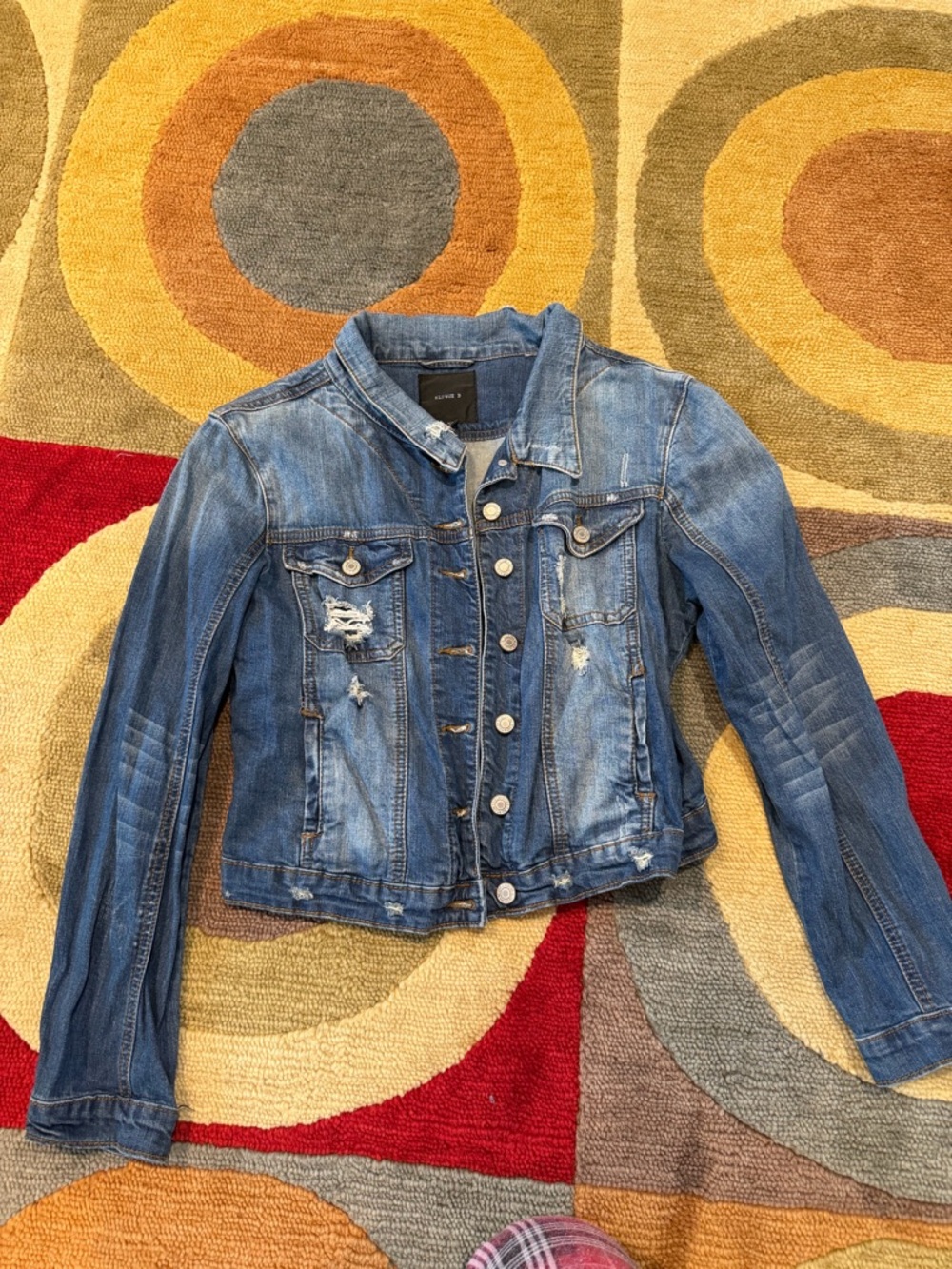 Klique B Cropped Slim Fit Short Distressed Denim Jacket Women’s Size Small